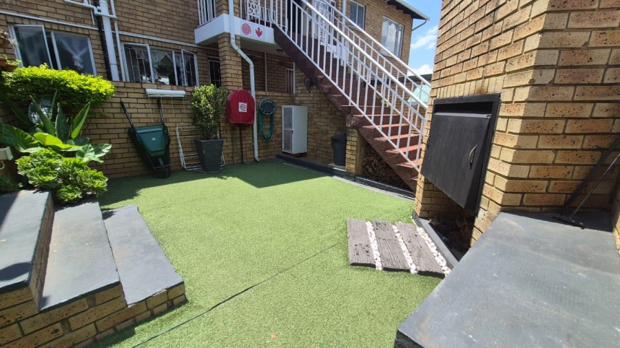 3 Bedroom Property for Sale in Birchleigh Gauteng