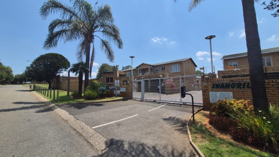 3 Bedroom Property for Sale in Birchleigh Gauteng