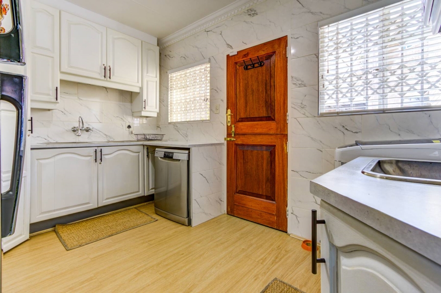 3 Bedroom Property for Sale in Edleen Gauteng