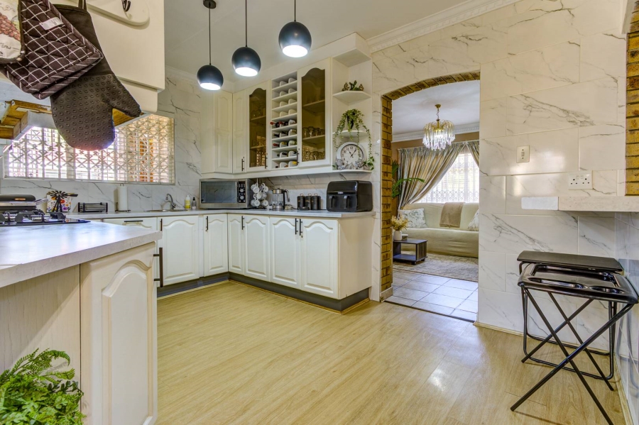 3 Bedroom Property for Sale in Edleen Gauteng