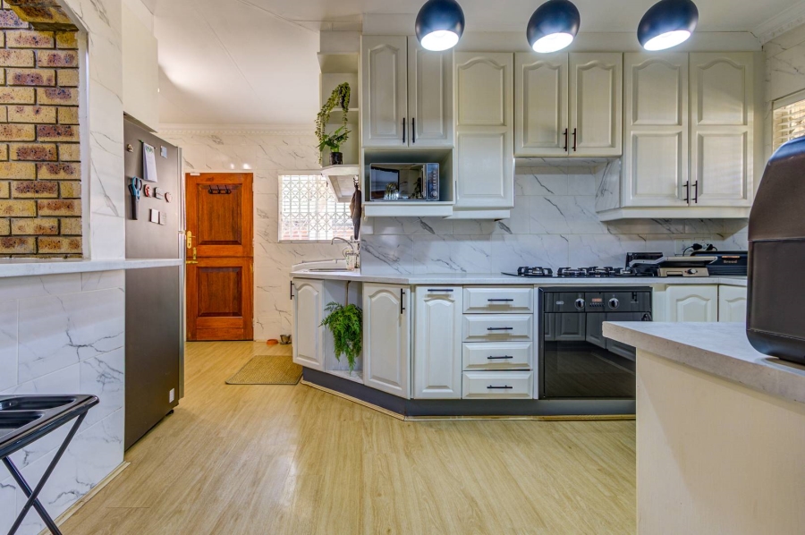 3 Bedroom Property for Sale in Edleen Gauteng