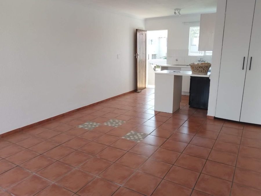 2 Bedroom Property for Sale in Glen Marais Gauteng