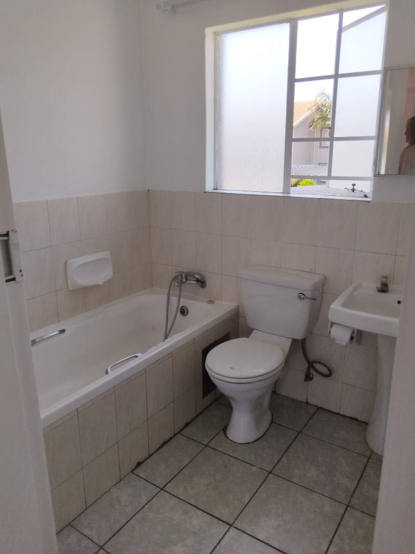 2 Bedroom Property for Sale in Glen Marais Gauteng