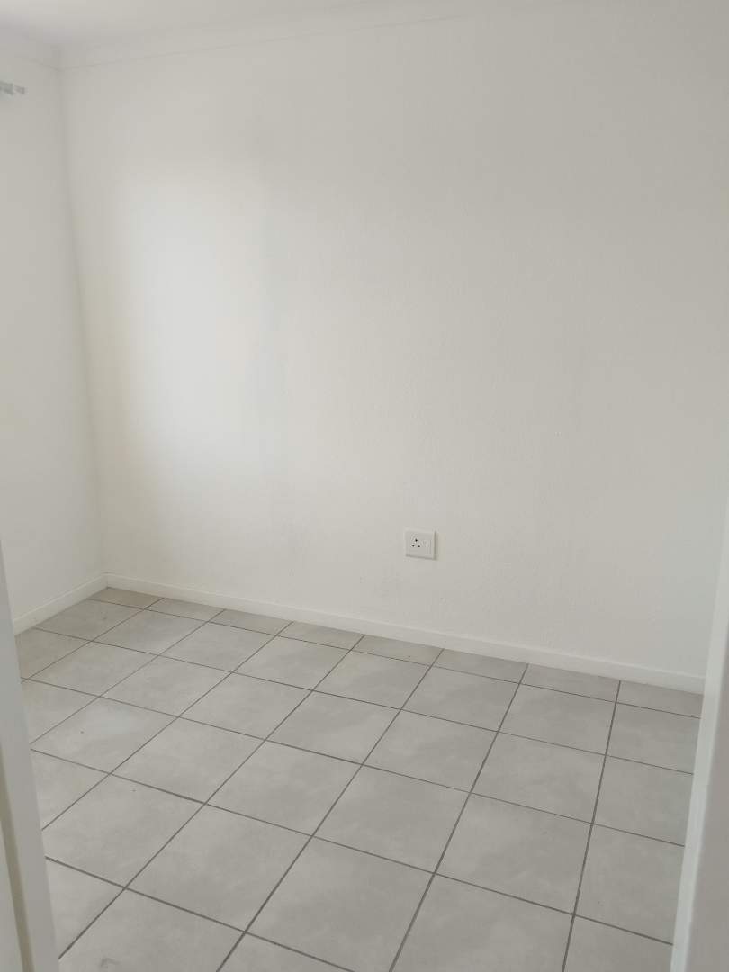 2 Bedroom Property for Sale in Glen Marais Gauteng