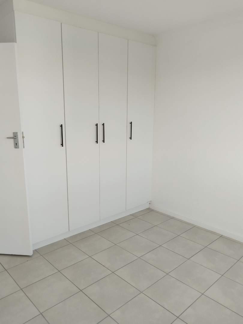 2 Bedroom Property for Sale in Glen Marais Gauteng