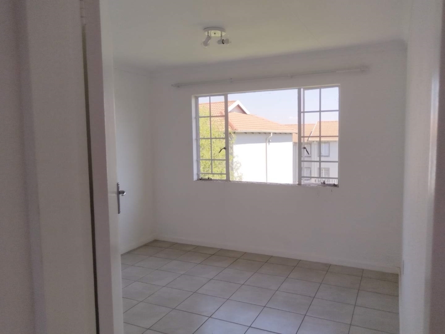 2 Bedroom Property for Sale in Glen Marais Gauteng