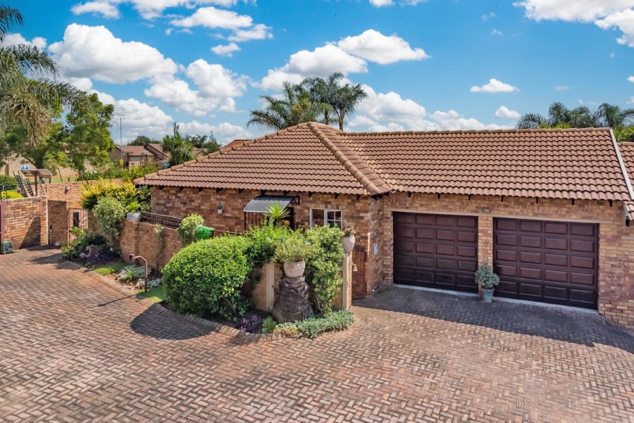 2 Bedroom Property for Sale in Willowbrook Gauteng
