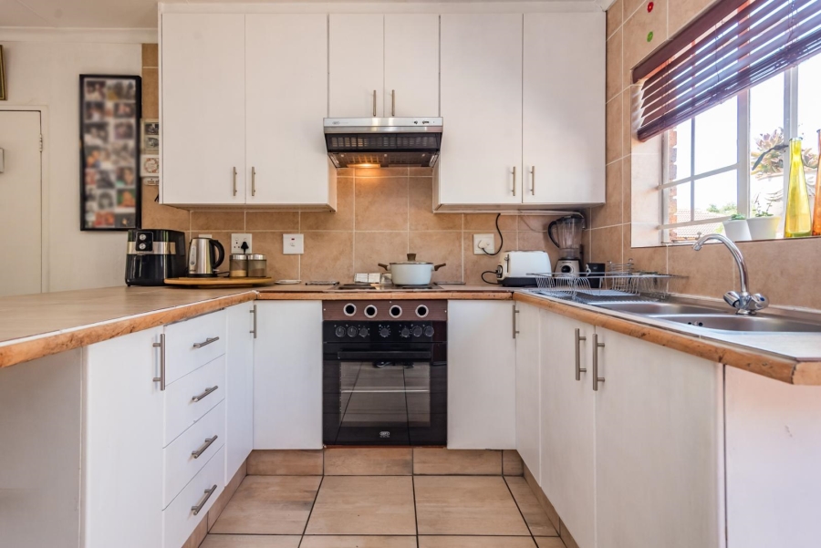 2 Bedroom Property for Sale in Willowbrook Gauteng