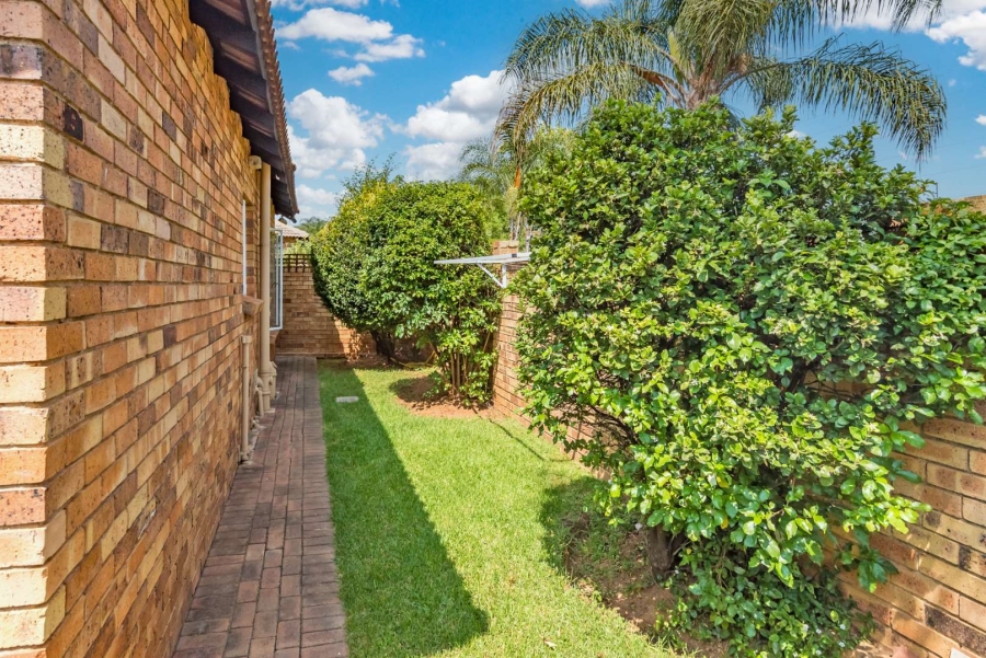 2 Bedroom Property for Sale in Willowbrook Gauteng