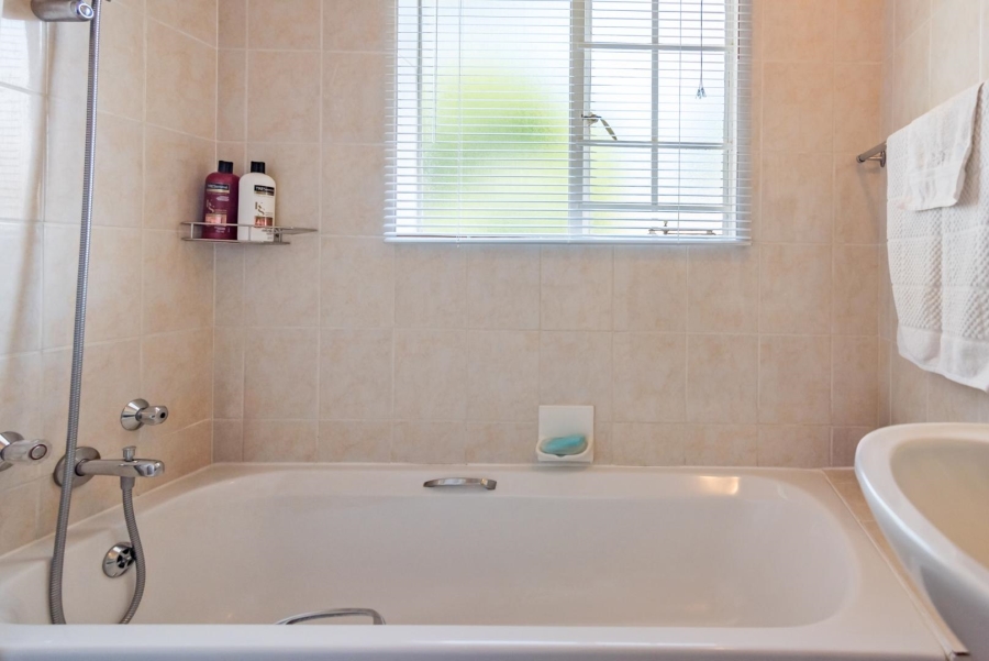 2 Bedroom Property for Sale in Willowbrook Gauteng