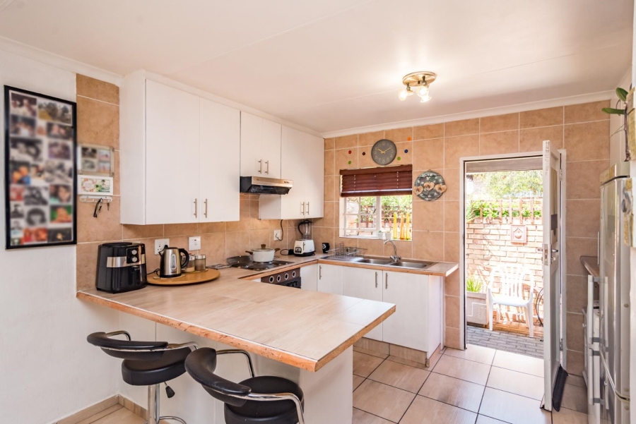 2 Bedroom Property for Sale in Willowbrook Gauteng