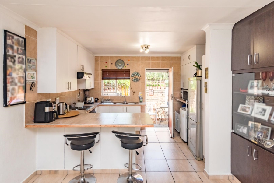 2 Bedroom Property for Sale in Willowbrook Gauteng