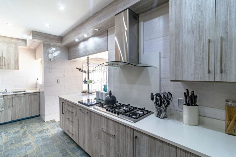 4 Bedroom Property for Sale in Randhart Gauteng