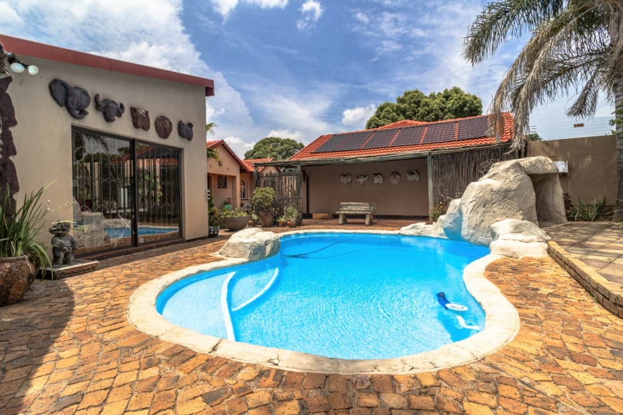 4 Bedroom Property for Sale in Randhart Gauteng