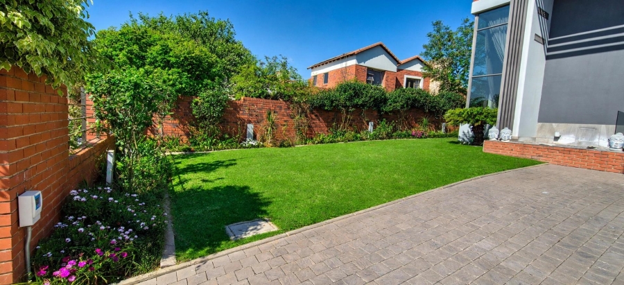 5 Bedroom Property for Sale in Thornhill Estate Gauteng