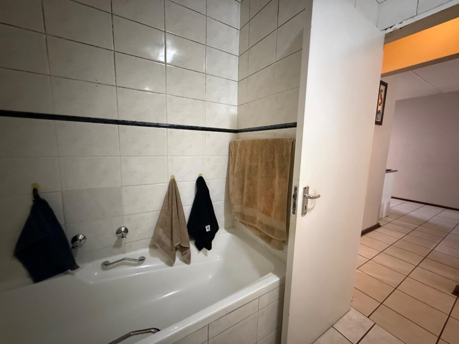 2 Bedroom Property for Sale in New Redruth Gauteng