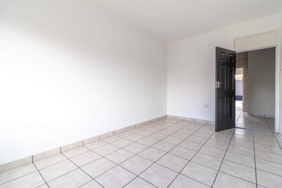 44 Bedroom Property for Sale in La Rochelle Gauteng