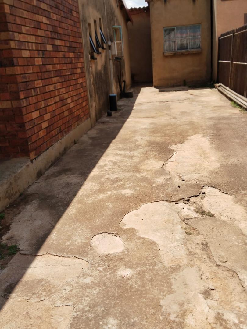 3 Bedroom Property for Sale in Zola Gauteng