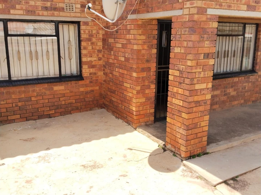3 Bedroom Property for Sale in Zola Gauteng