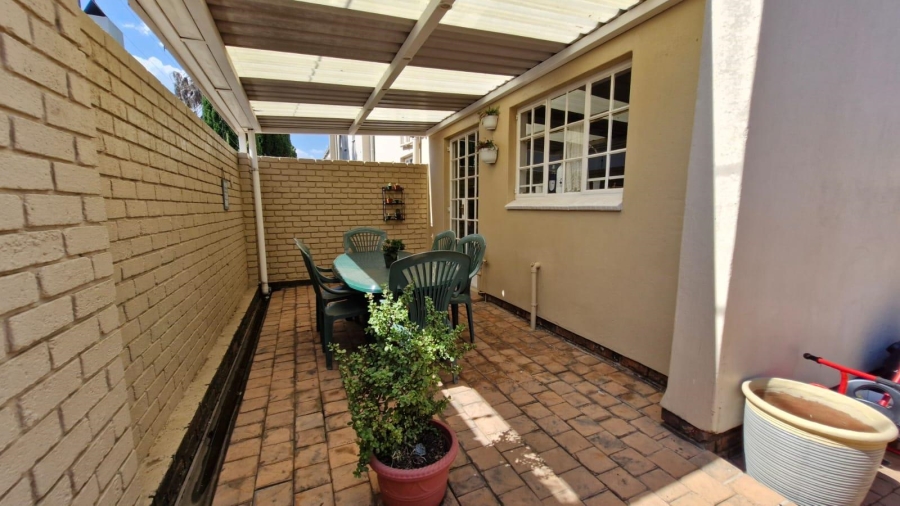 2 Bedroom Property for Sale in New Redruth Gauteng