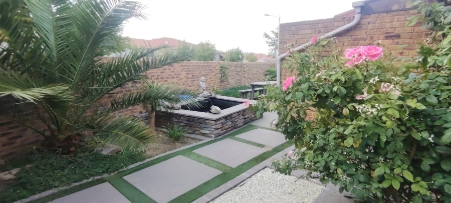 2 Bedroom Property for Sale in New Redruth Gauteng