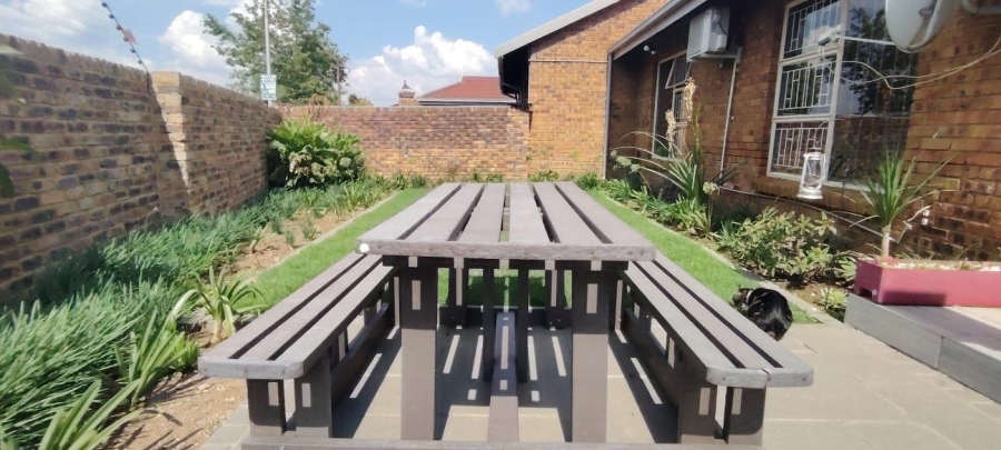 2 Bedroom Property for Sale in New Redruth Gauteng