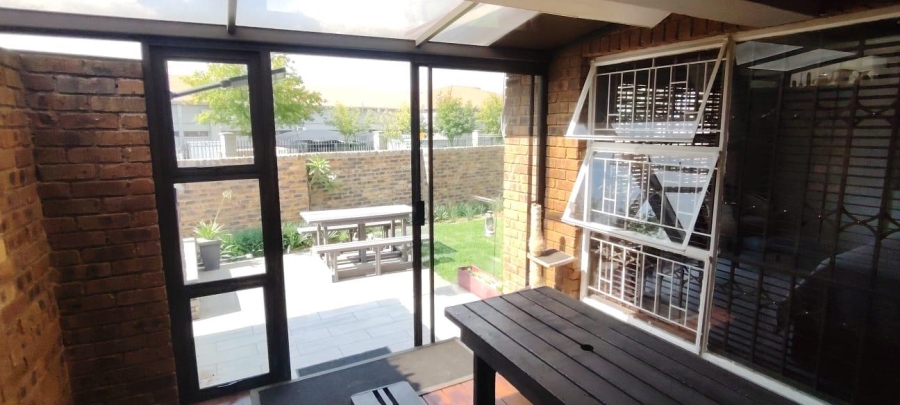 2 Bedroom Property for Sale in New Redruth Gauteng