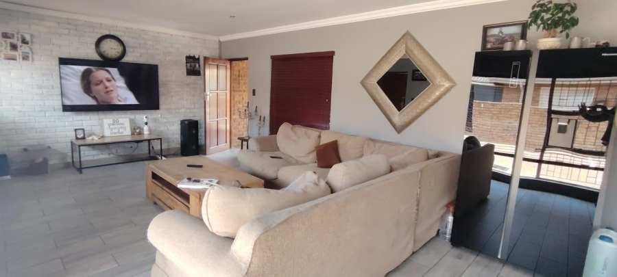 2 Bedroom Property for Sale in New Redruth Gauteng