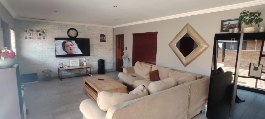 2 Bedroom Property for Sale in New Redruth Gauteng