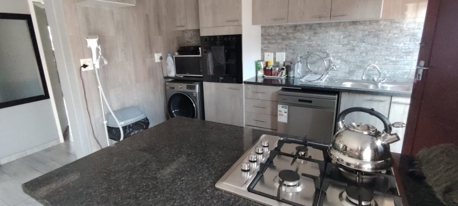 2 Bedroom Property for Sale in New Redruth Gauteng