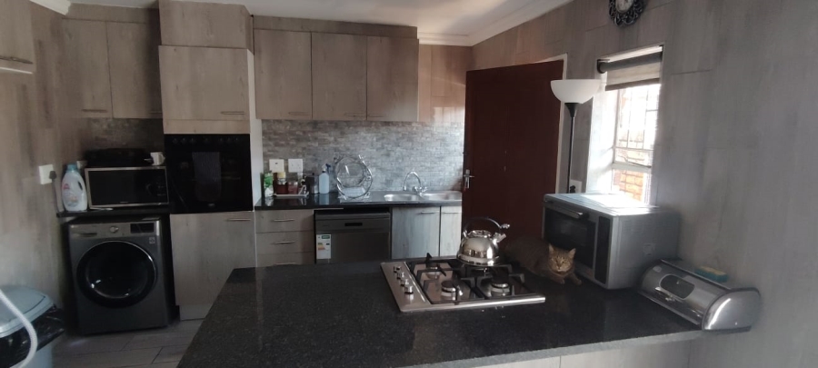 2 Bedroom Property for Sale in New Redruth Gauteng