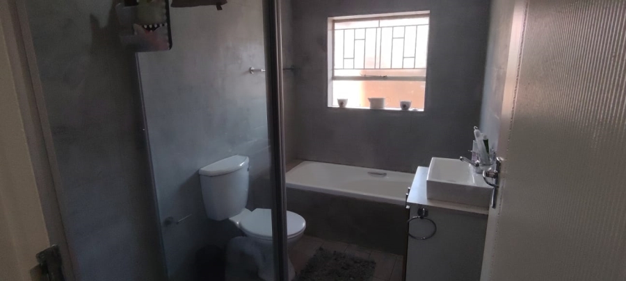 2 Bedroom Property for Sale in New Redruth Gauteng