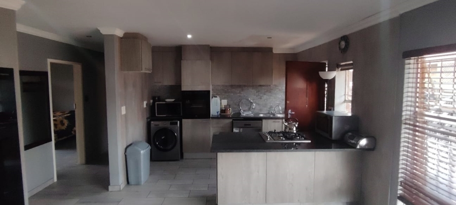 2 Bedroom Property for Sale in New Redruth Gauteng