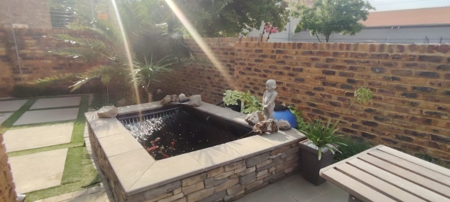 2 Bedroom Property for Sale in New Redruth Gauteng