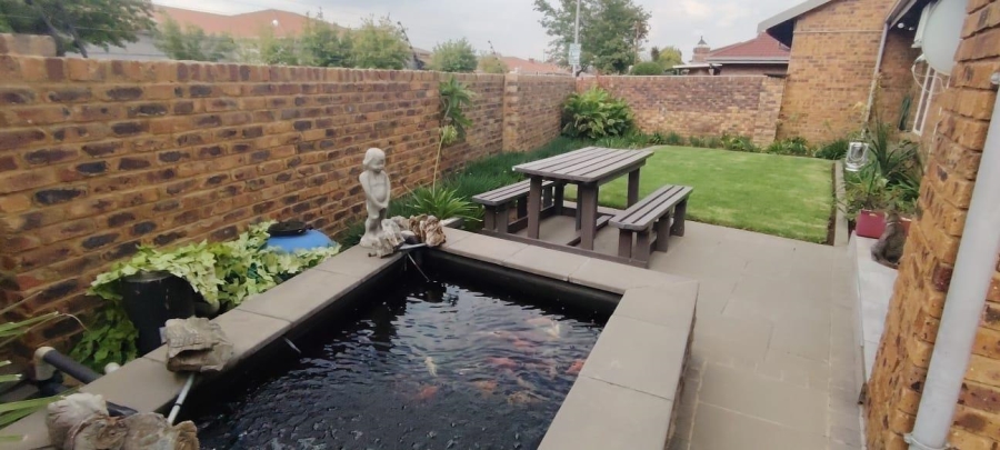 2 Bedroom Property for Sale in New Redruth Gauteng