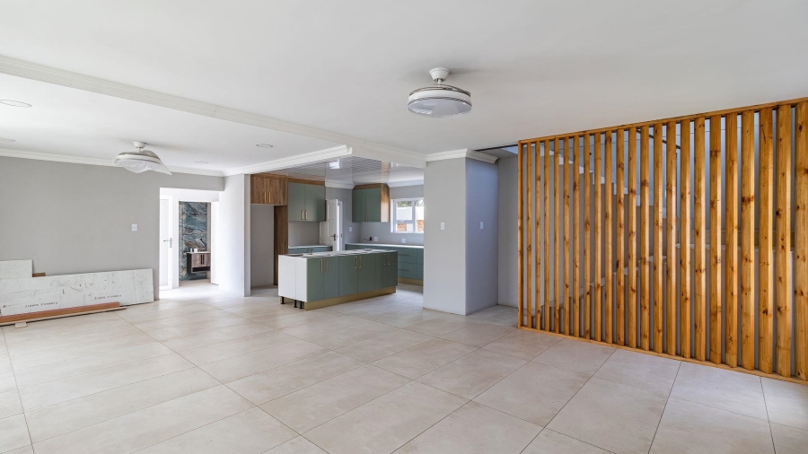 4 Bedroom Property for Sale in Beyerspark Gauteng