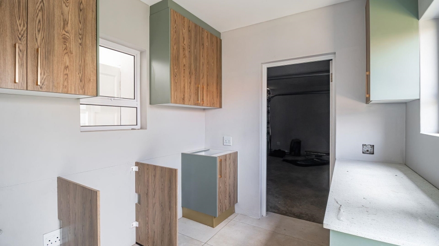 4 Bedroom Property for Sale in Beyerspark Gauteng