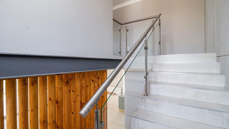 4 Bedroom Property for Sale in Beyerspark Gauteng