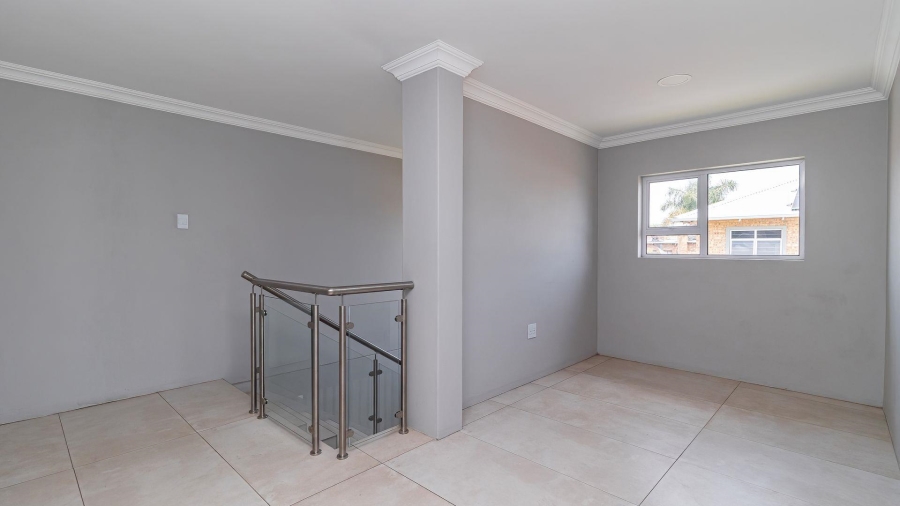 4 Bedroom Property for Sale in Beyerspark Gauteng