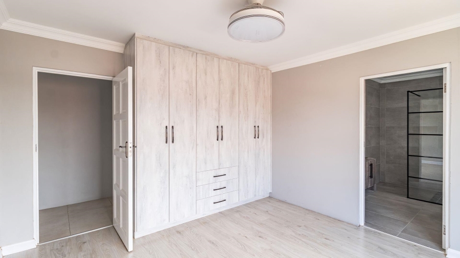 4 Bedroom Property for Sale in Beyerspark Gauteng