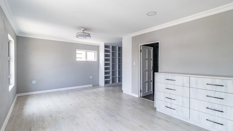 4 Bedroom Property for Sale in Beyerspark Gauteng