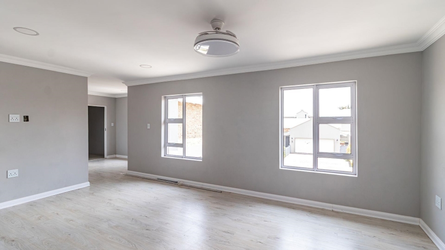 4 Bedroom Property for Sale in Beyerspark Gauteng