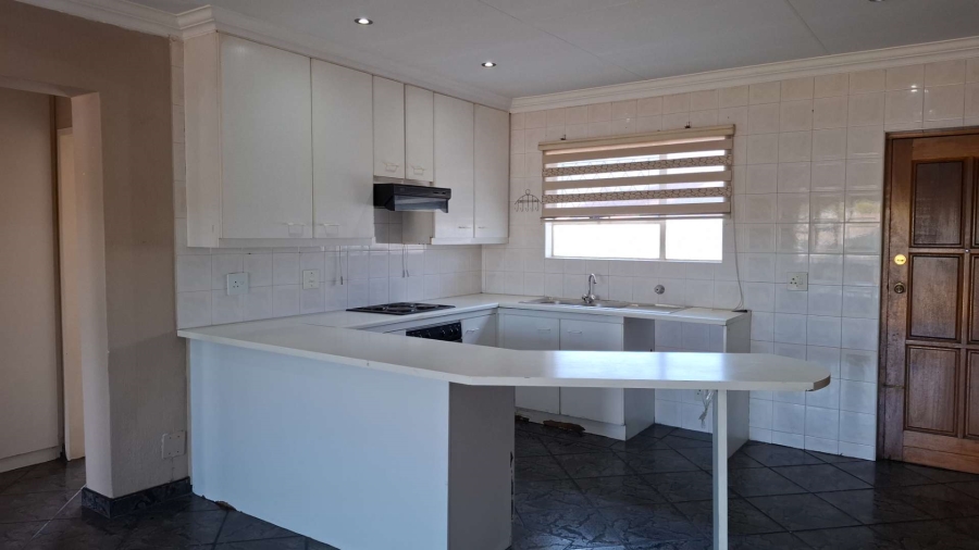 To Let 2 Bedroom Property for Rent in Raceview Gauteng