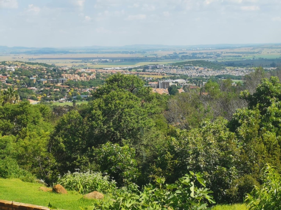 To Let 5 Bedroom Property for Rent in Glenvista Gauteng