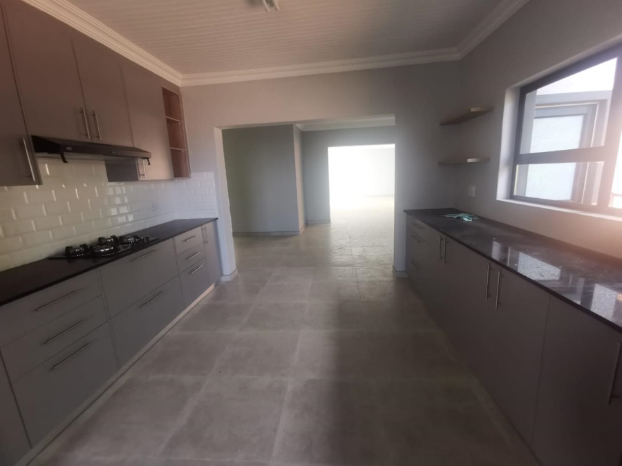 To Let 5 Bedroom Property for Rent in Glenvista Gauteng