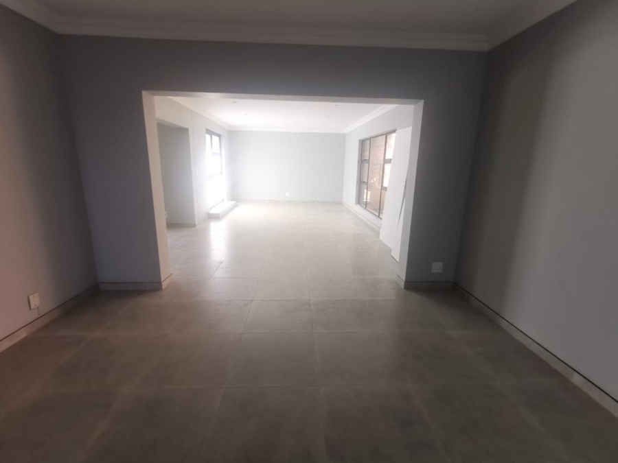 To Let 5 Bedroom Property for Rent in Glenvista Gauteng