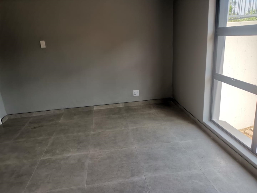 To Let 5 Bedroom Property for Rent in Glenvista Gauteng