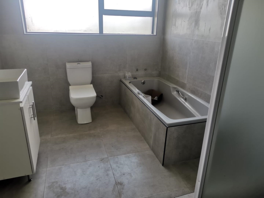 To Let 5 Bedroom Property for Rent in Glenvista Gauteng