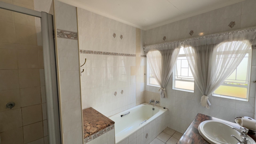 9 Bedroom Property for Sale in Muckleneuk Gauteng