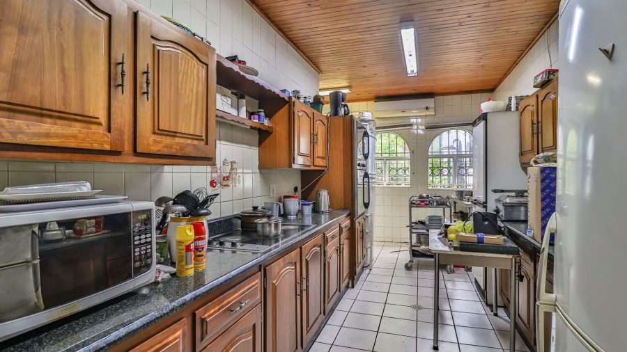 9 Bedroom Property for Sale in Muckleneuk Gauteng